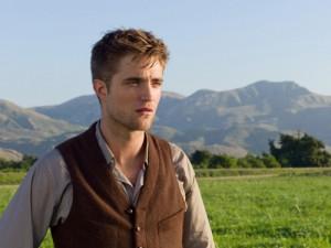 2011__04__Robert_Pattinson_April4news 300×225.jpg
