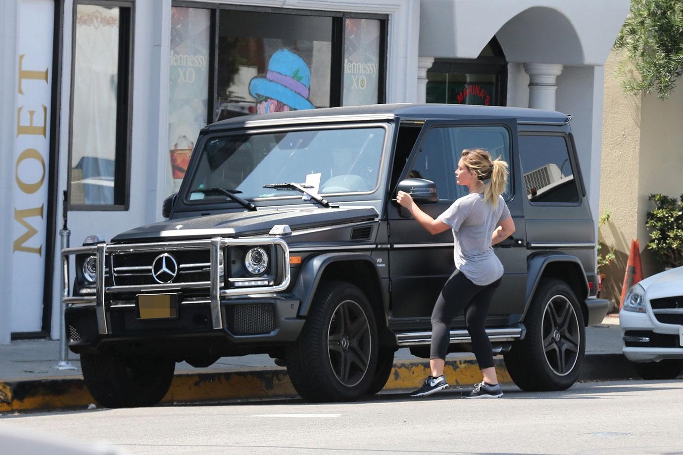 Hilary Duff parking ticket