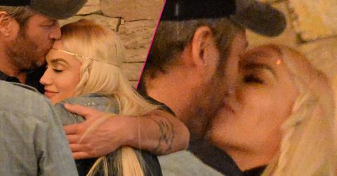 Blake shelton gwen stefani driving kissing pda voice 08
