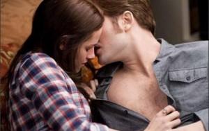 2010__05__Rob_Kristen_Issue21_news 300×189.jpg