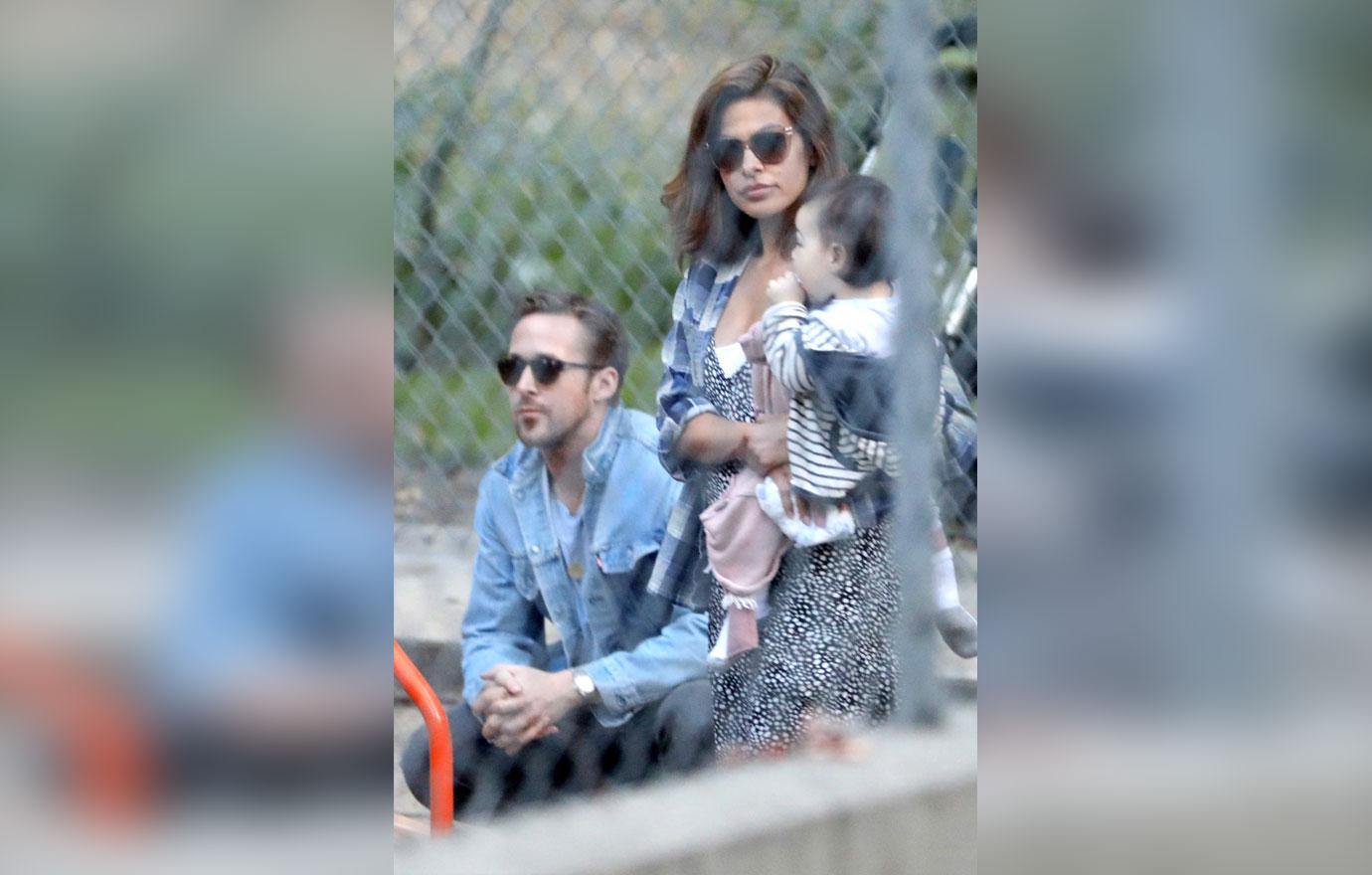 Ryan Gosling Eva Mendes Daughters Photos 02