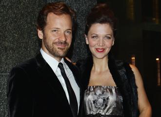 Peter sarsgaard maggie gyllenhaal feb8nea.jpg