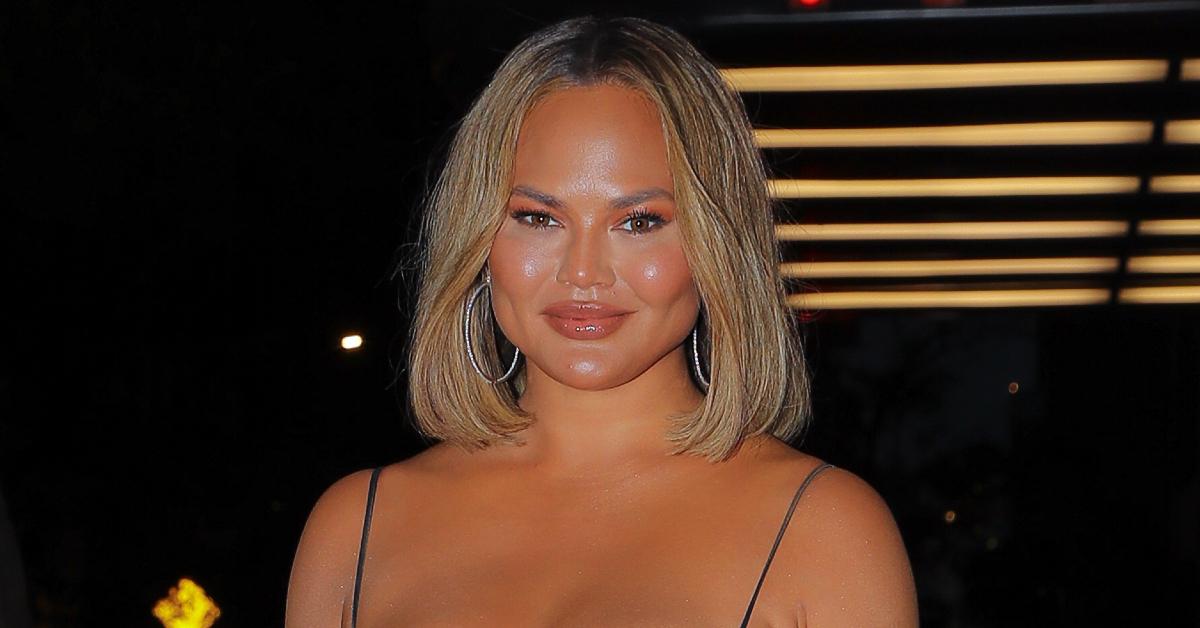 chrissy teigen slammed kitson boutique wall of shame following cyberbullying scanadal