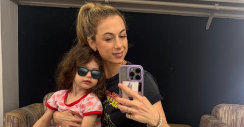 photo of Iliza Shlesinger with her daughter.