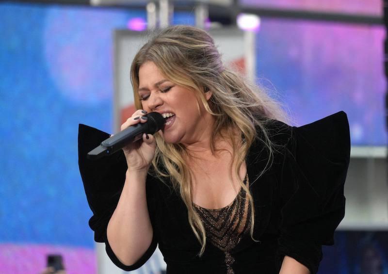 kelly clarkson raves miley cyrus grammys