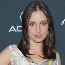 2010__04__Zoe_Lister_Jones_April1newsnea 223×225.jpg