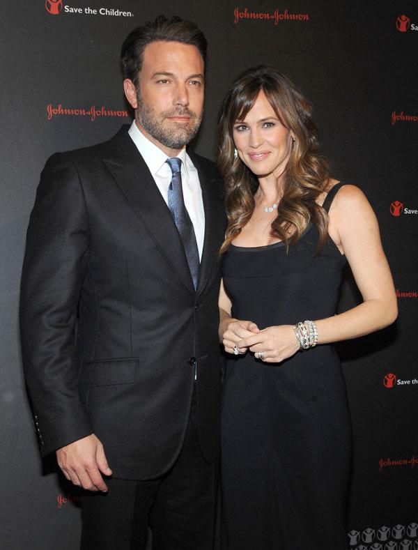 Ben affleck jennifer garner separate move out divorce