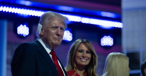 donald trump waves no one