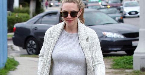 Amanda seyfried baby bump photos 04