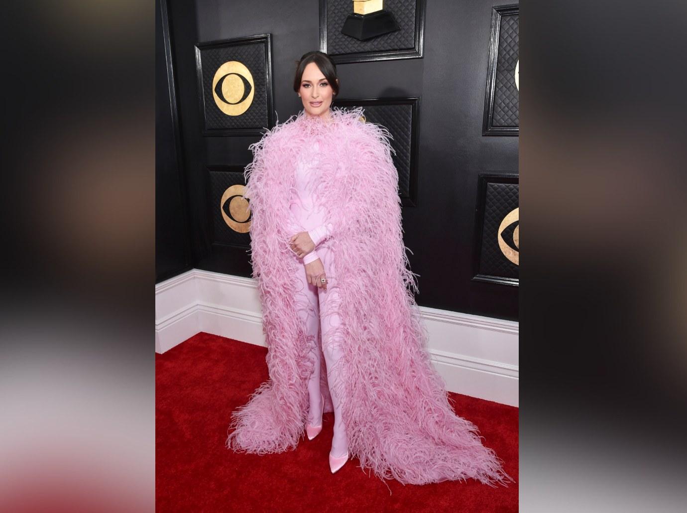 Kacey Musgraves rocks pink feathers on Grammys 2023 red carpet