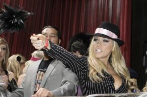 2010__10__Kendra Wilkinson_LAX Nightclub_Judging_10.30.10 300&#215;199.jpg