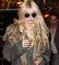 2009__12__wenn_tayl_momsen 206×225.jpg