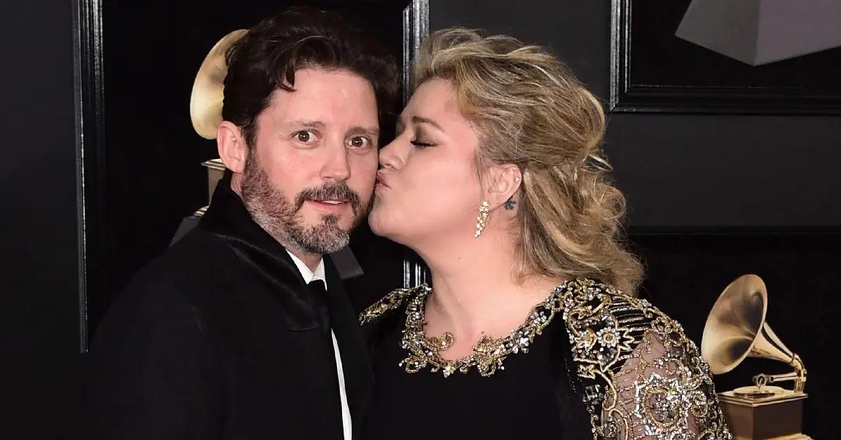 kelly clarkson shades ex husband brandon blackstock christmas video