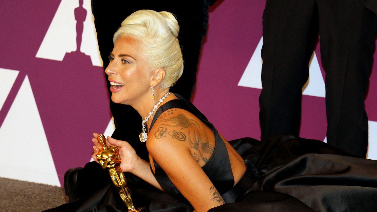 Image of Gaga holding an award.