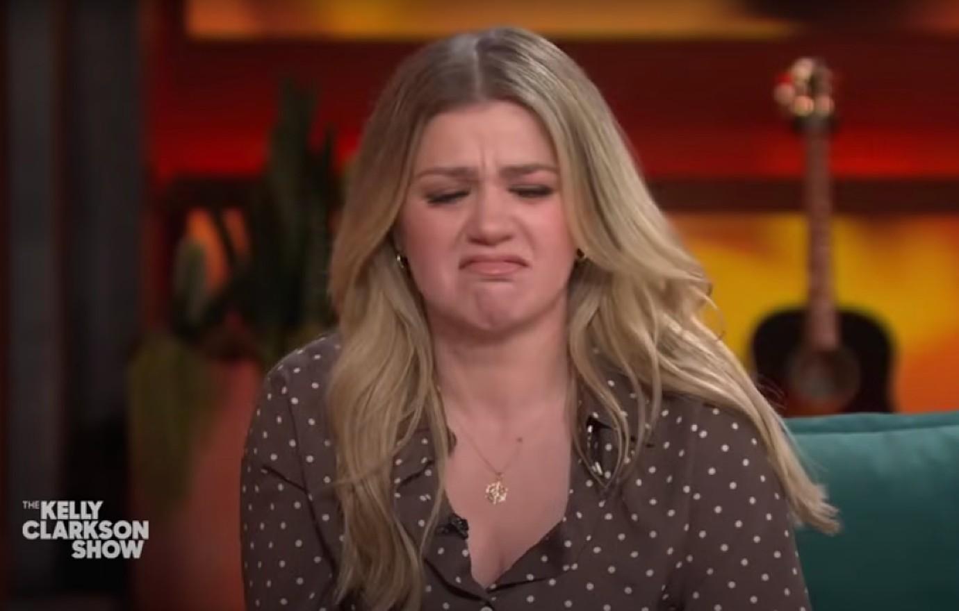 Kelly Clarkson Gets Emotional Over Garth Brooks And Trisha Yearwood 3338