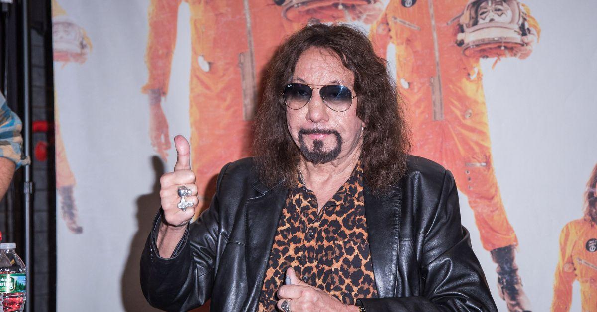 who was ace frehley kiss guitarist dead photos