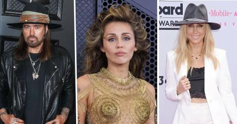 Photo of Billy Ray Cyrus, Miley Cyrus and Tish Cyrus