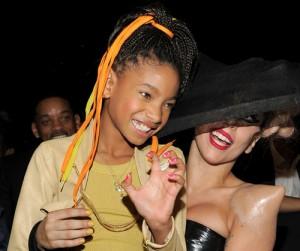 2011__02__Lady_Gaga_Willow_Smith_Feb14_02main 300×266.jpg