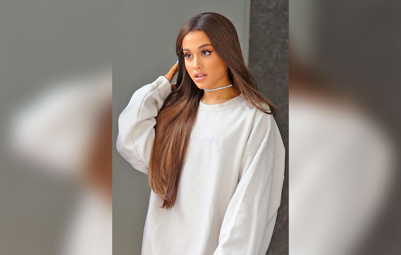 Ariana grande quits social media split pete davidson 4