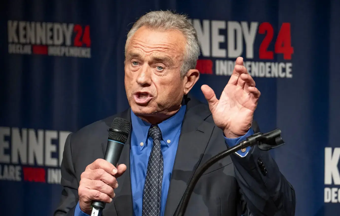 robert f kennedy jr suspending campaign support donald trump