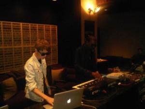 2011__02__Justin_Bieber_Kanye_West_Feb23newsnea 300×225.jpg