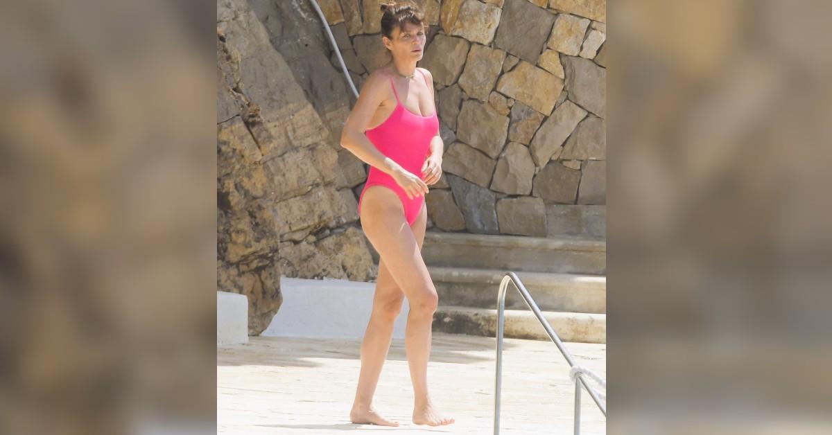 helena christensen bath suit pics