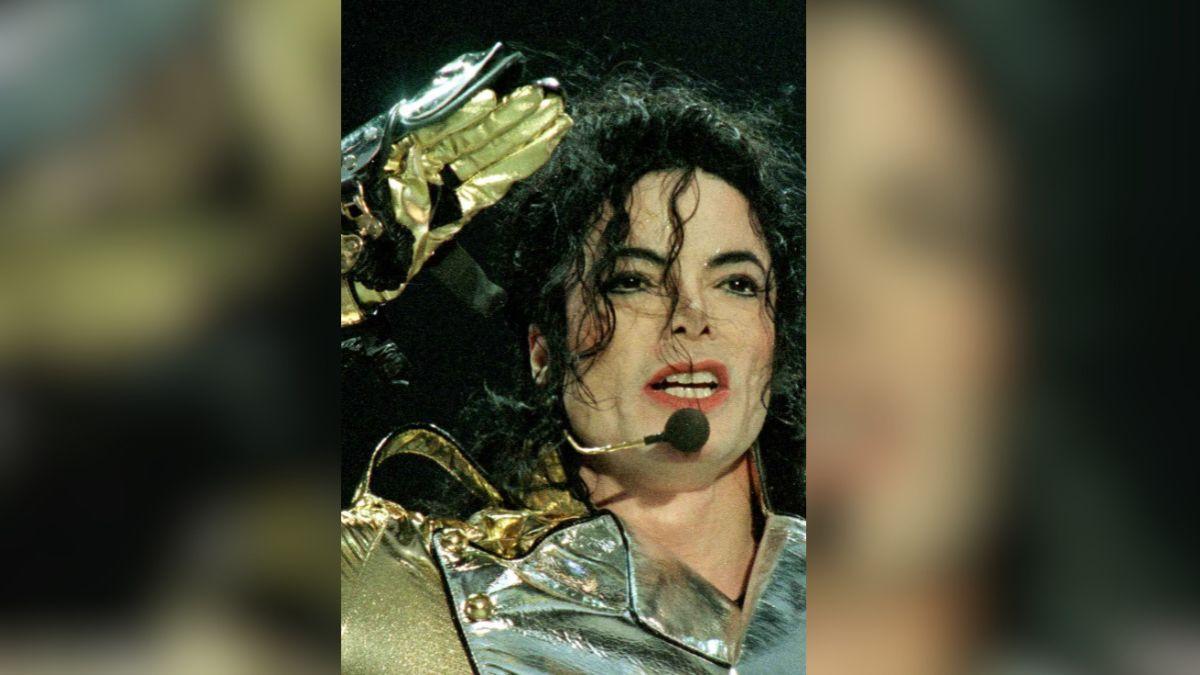 Photo of Michael Jackson.