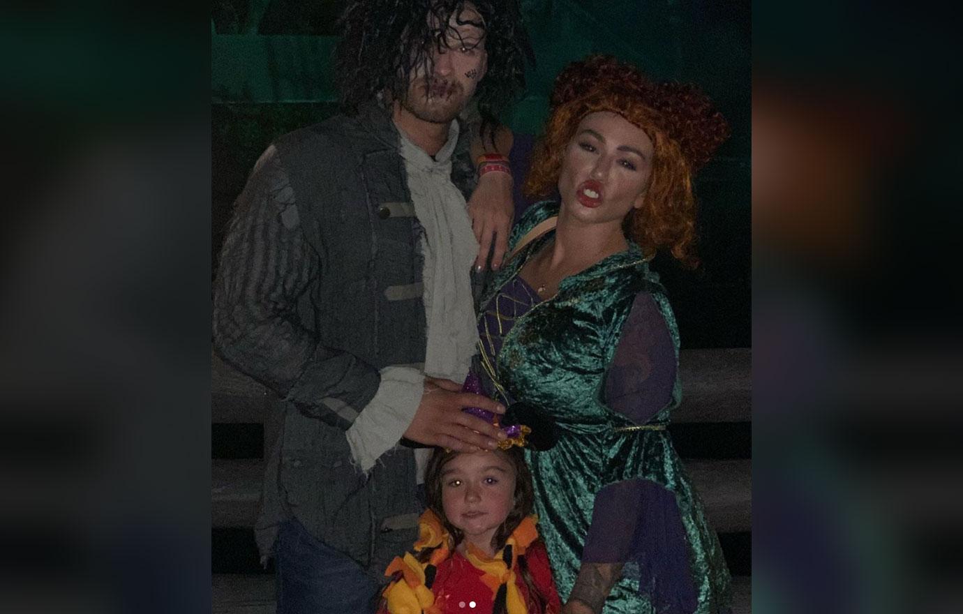 //jenni jwoww farley mistaken miley cyrus hocus pocus disneyland pic