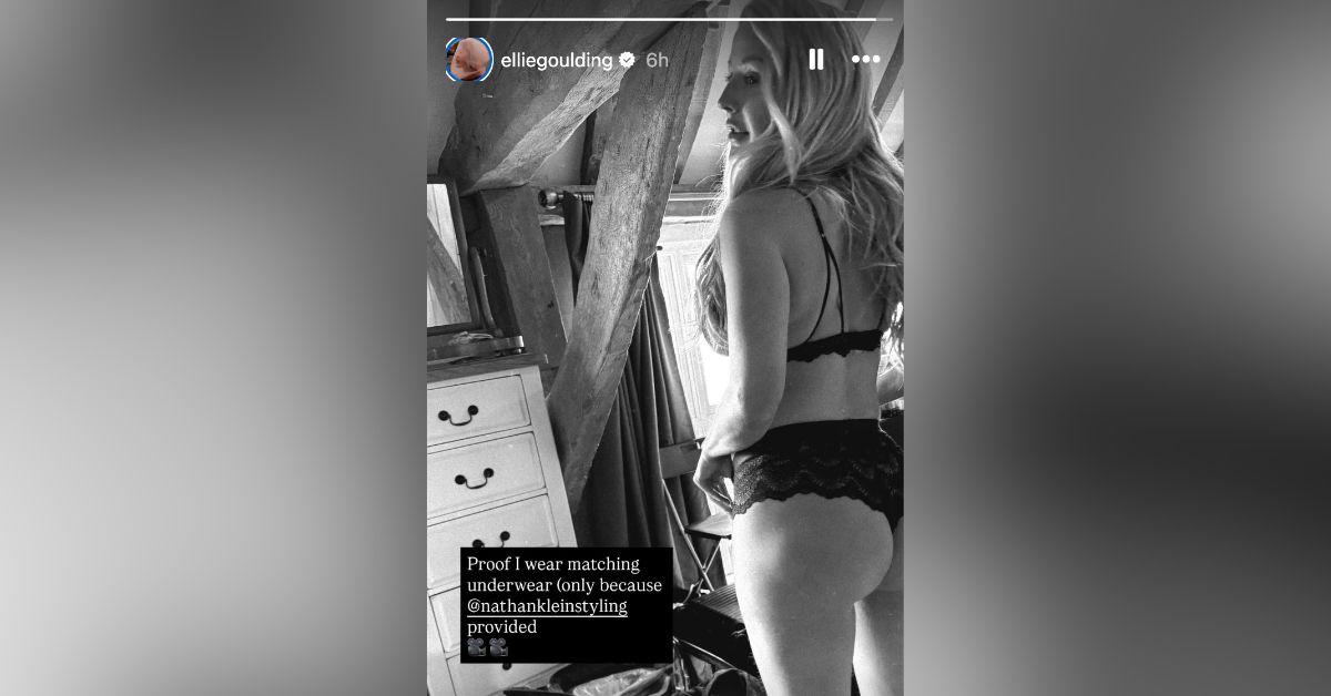 Image of Ellie Goulding flaunted her butt in lace lingerie.