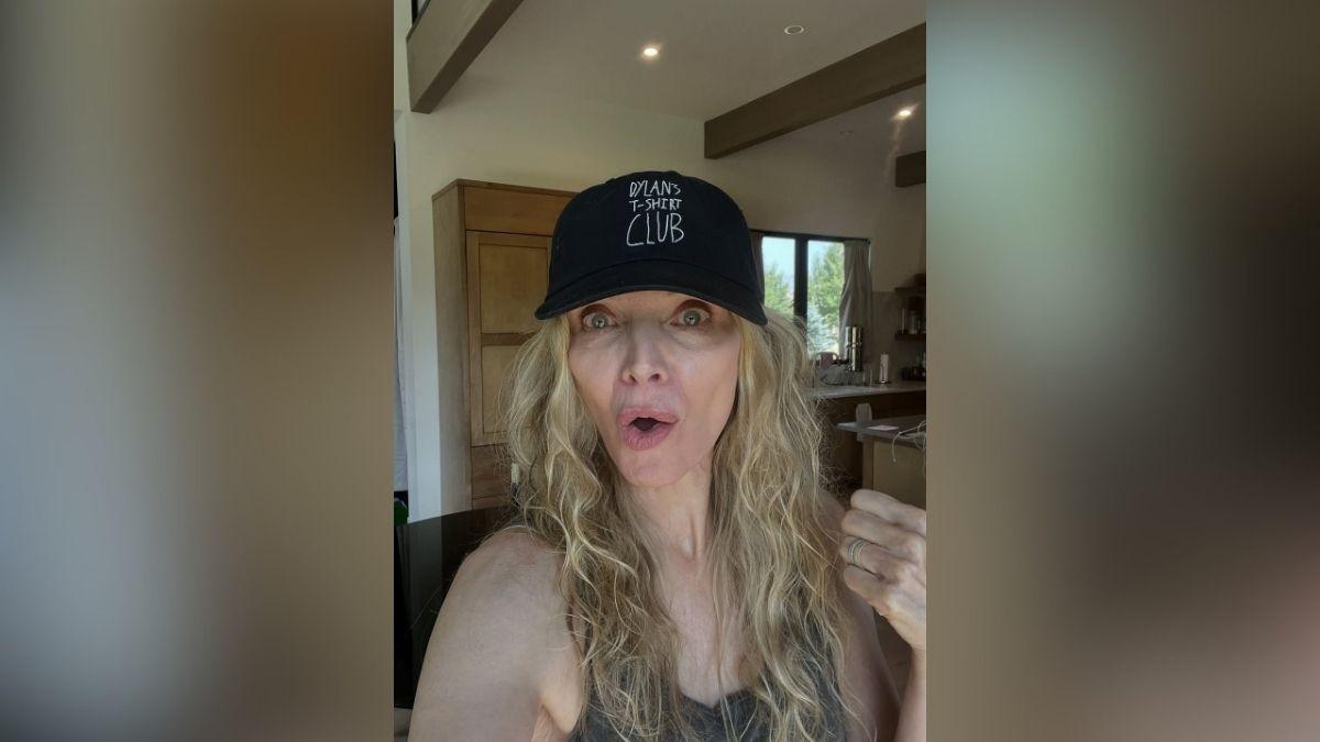 michelle pfeiffer most stunning selfies photos