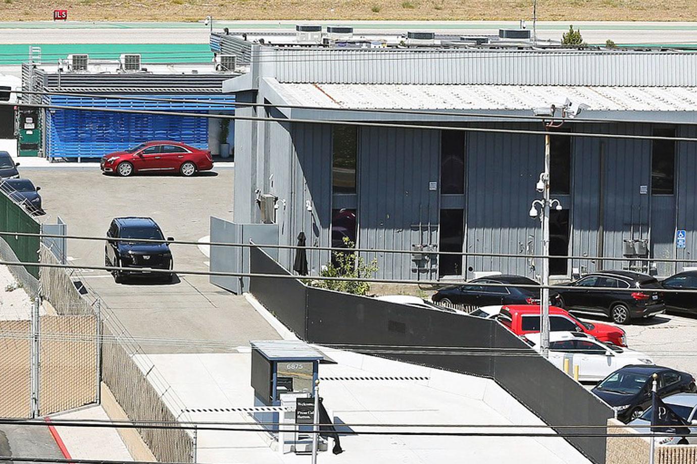 prince harry car leaving lax executive suite