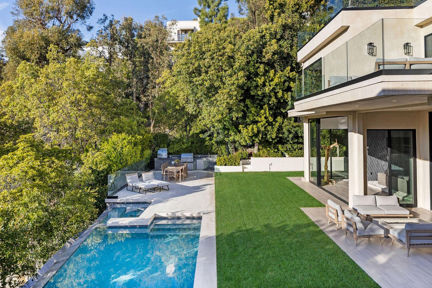 brooklyn beckham and nicola peltz new mansion in beverly hills