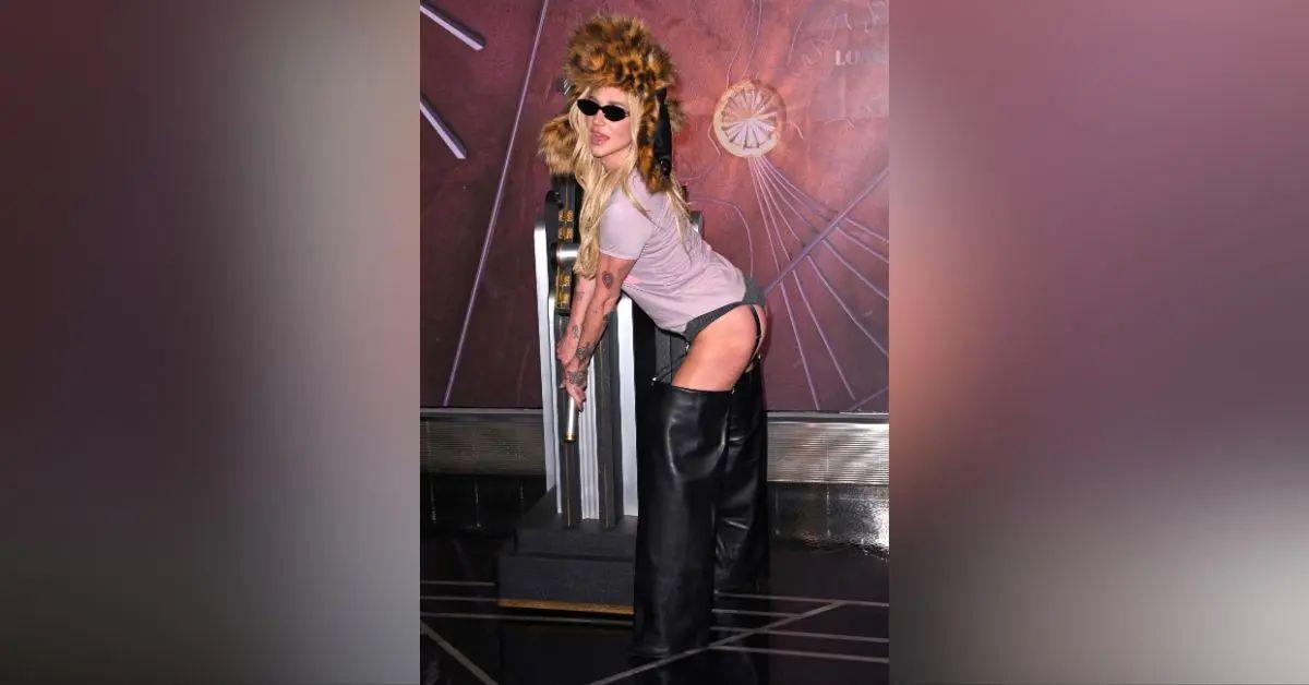 keshas ridiculed raunchy performance