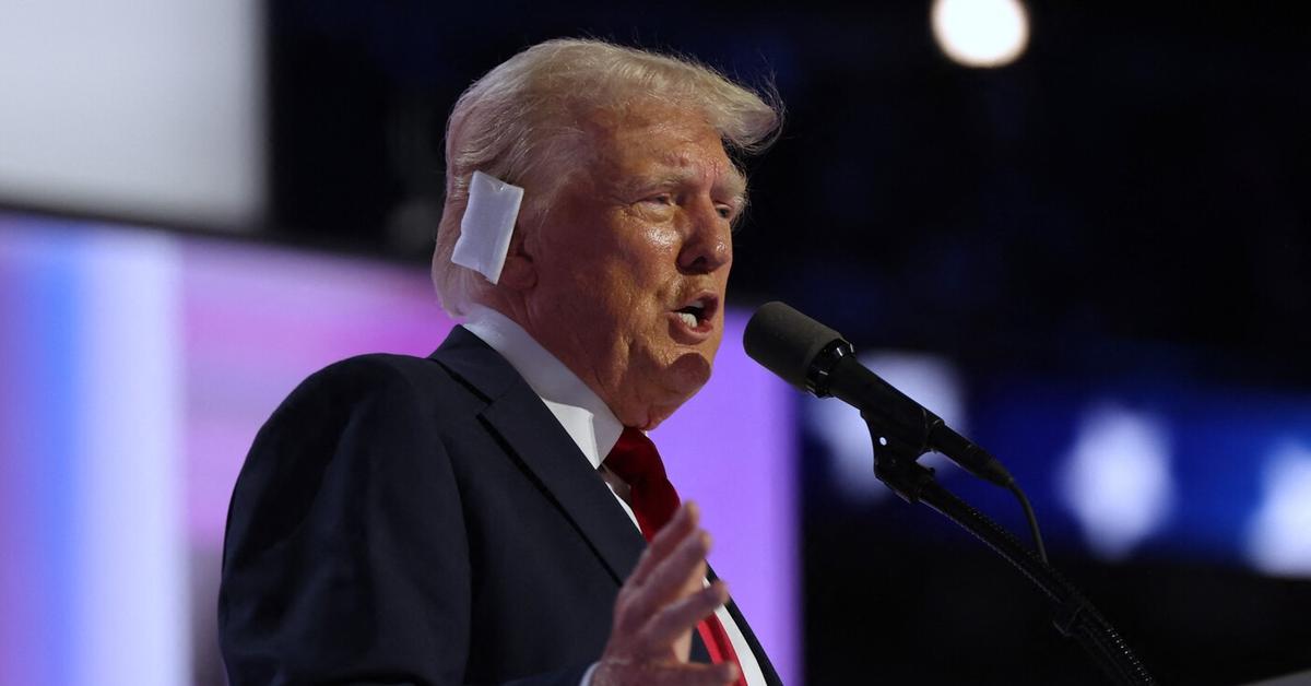 'He Is a Liar': Donald Trump Accused of Staging Assassination as His Ear Remains Scar-Free: Photo