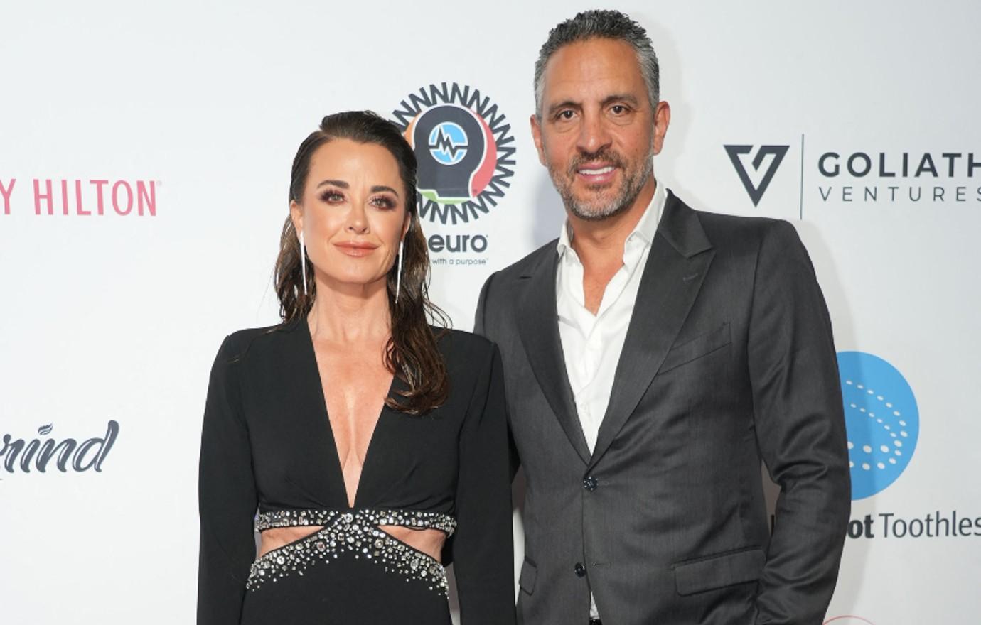 kyle richards disappointed mauricio umansky skips best friend memorial