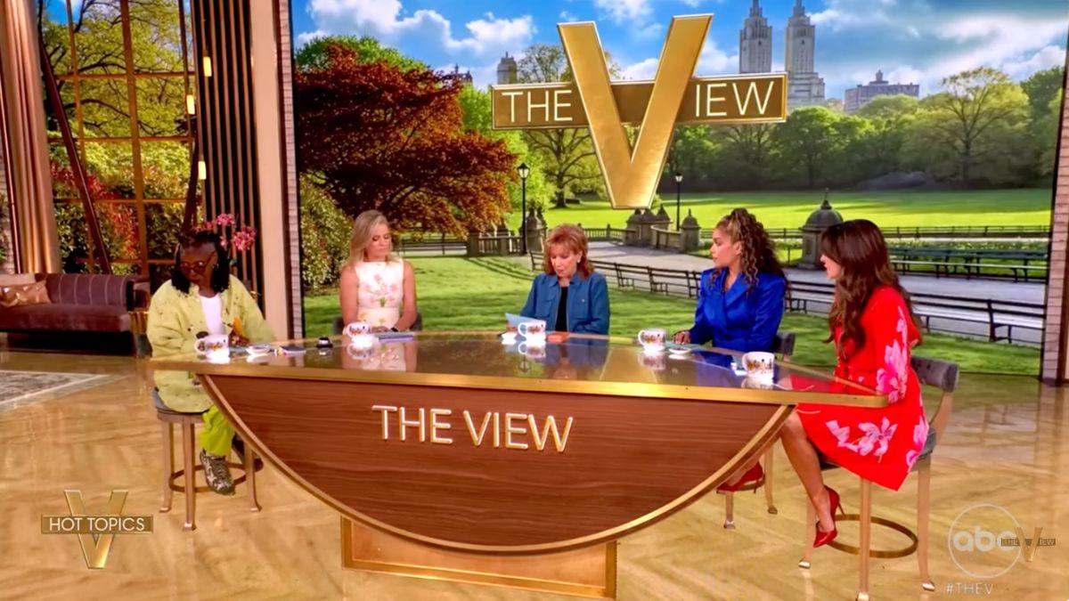 Photo of 'The View' co-hosts noted that the government cut the size of CDC staffing.