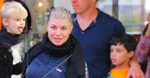 Fergie takes Axl out for a pizza dinner with friends at California Pizza Kitchen