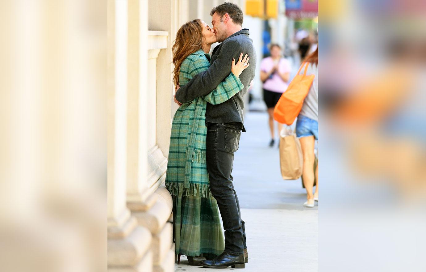 jennifer garner over ex ben affleck pda jennifer lopez joint holiday celebrations approach