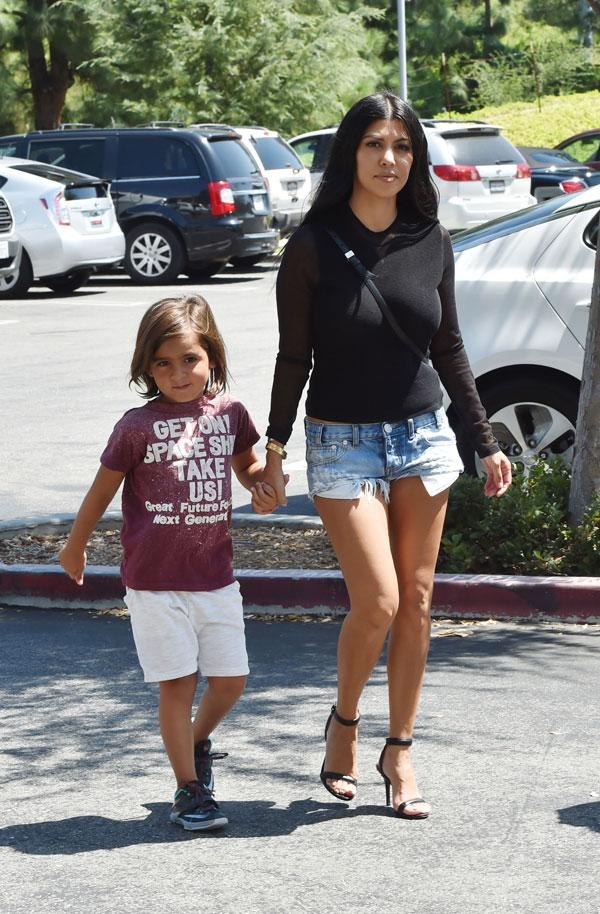 KourtneyKardashian Mason Kindergarten KUWTK 04