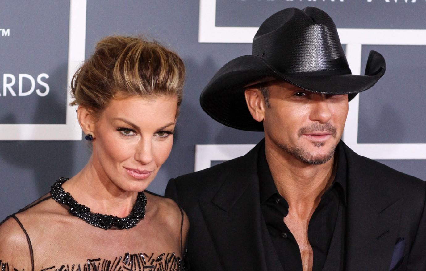 Tim McGraw And Faith Hill Share Sweet PDA Moment in London: Photo