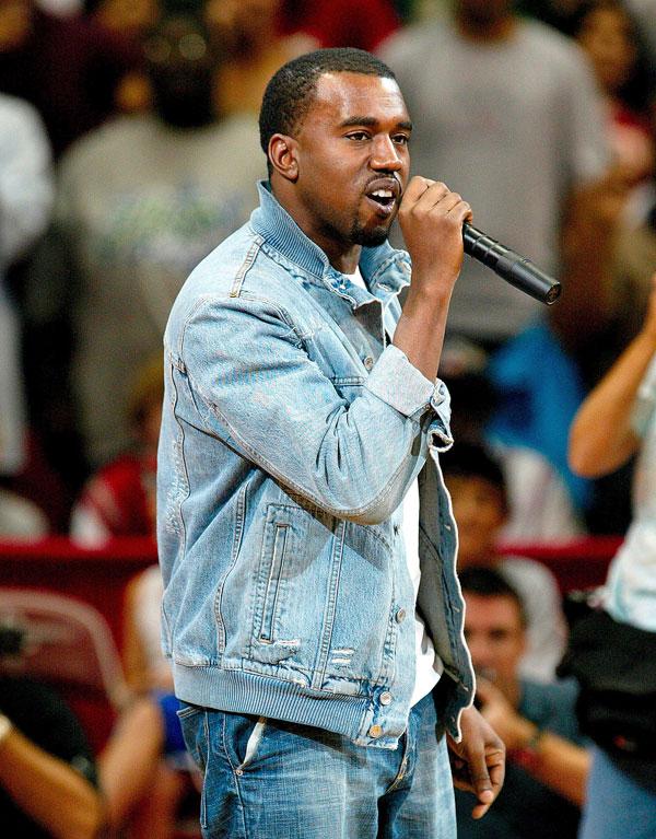 Kanye west grammy awards 2015 performance splash 03