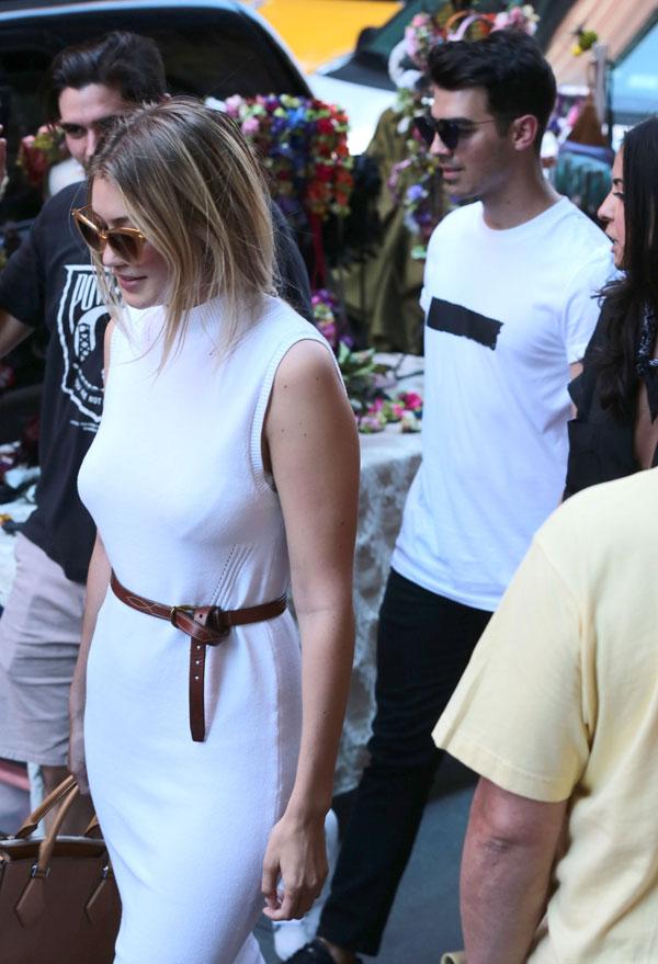 Gigi hadid color coordinate boyfriends