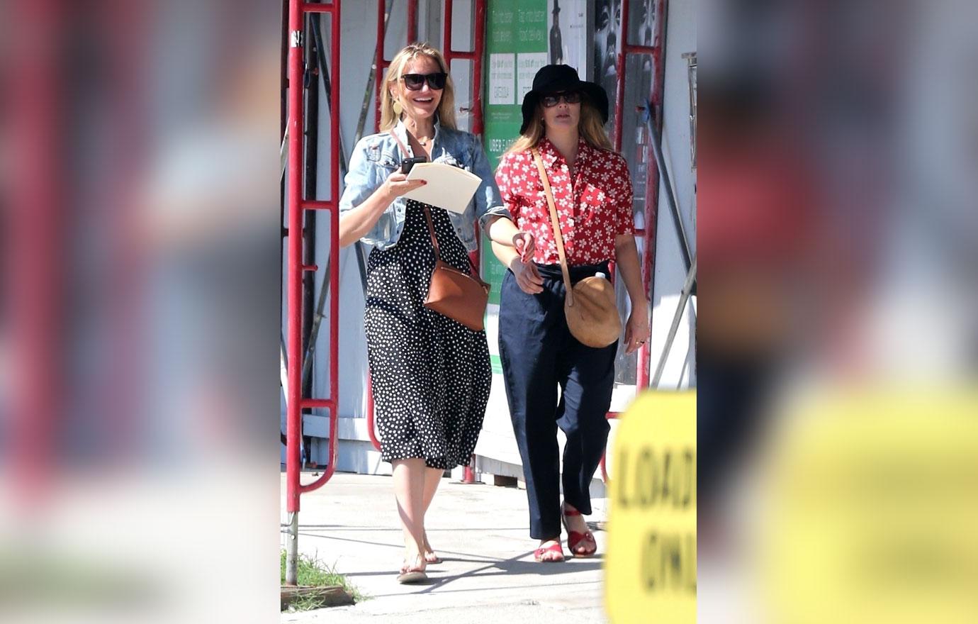 Cameron diaz and drew barrymore get together 0