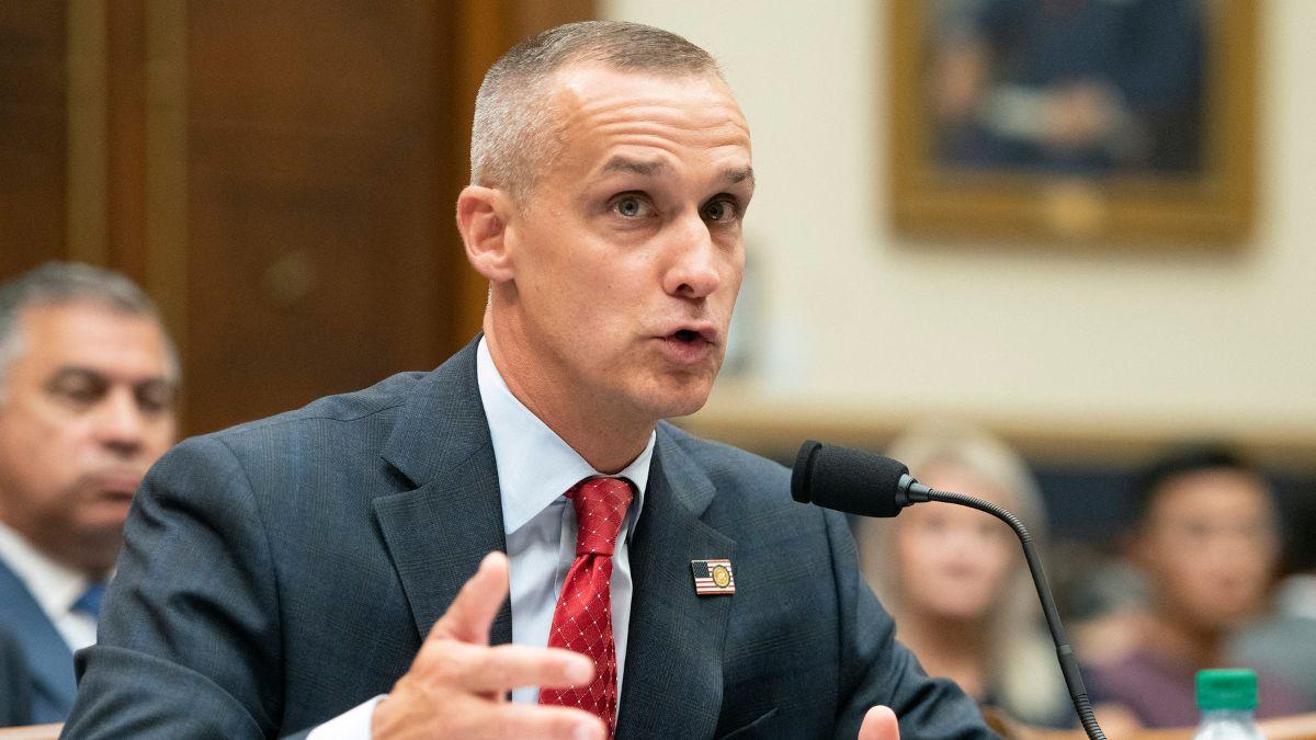 Photo of Kristi Noem and Corey Lewandowski are married to other people.