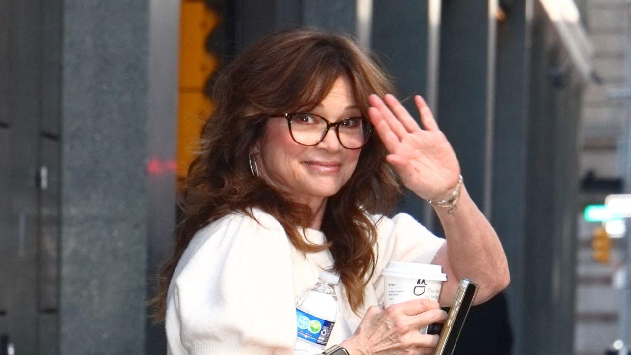 Photo of Valerie Bertinelli.