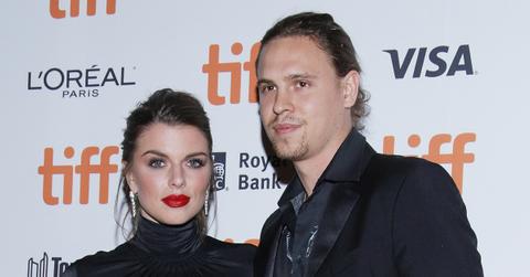 julia fox apologizes ex peter artemiev sons birthday pp