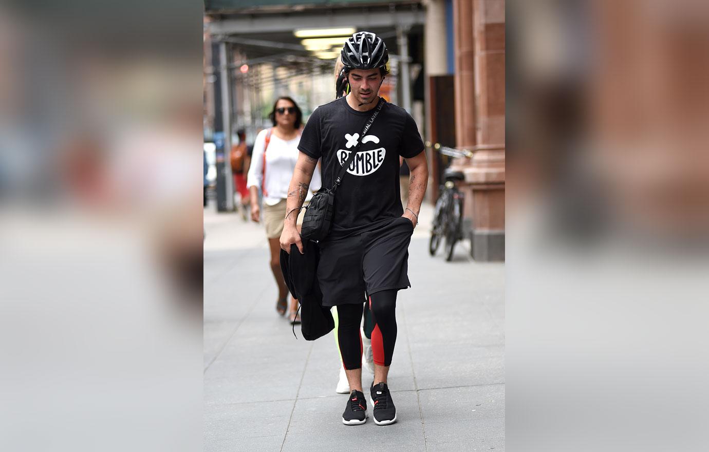 joe jonas biking with sophie turner