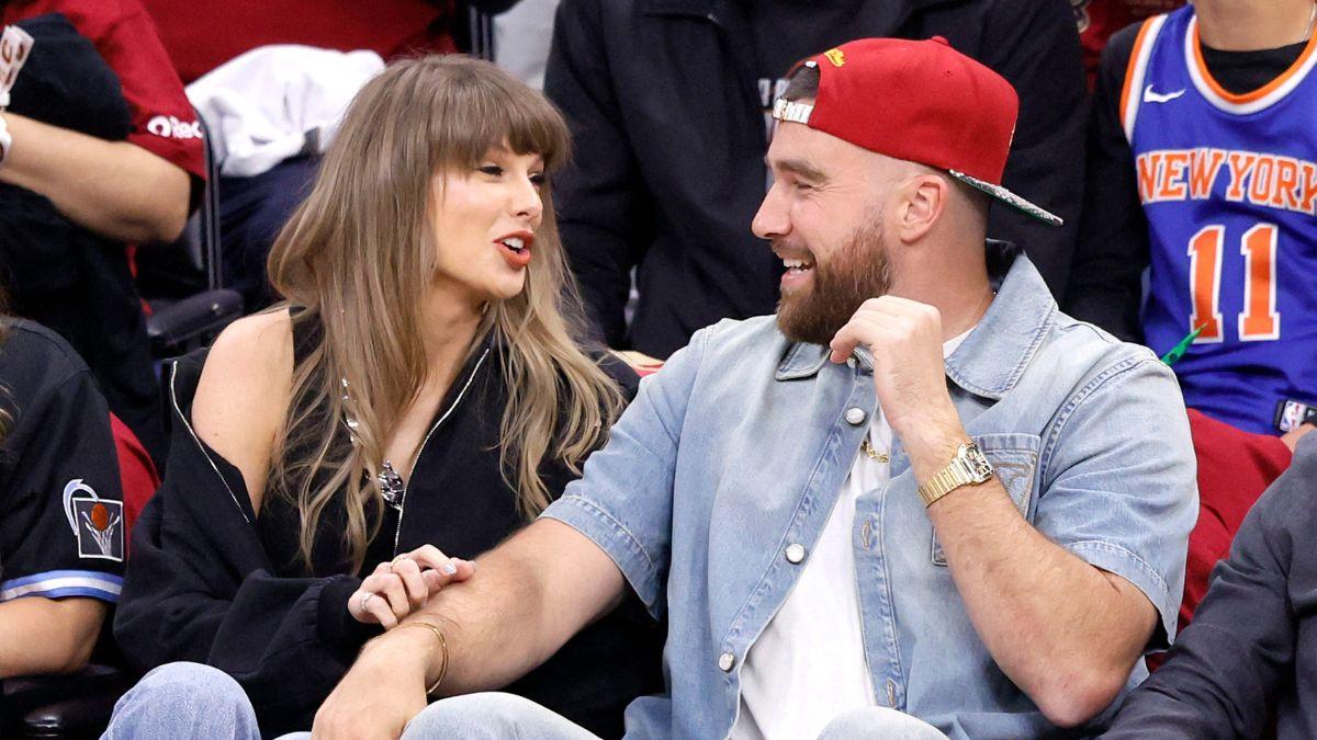 will taylor swift perform wedding travis kelce