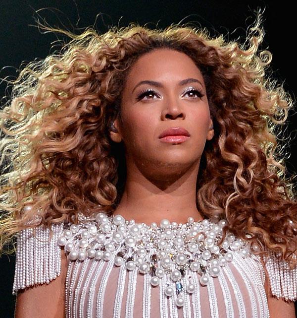 Beyonce Debuts a Pixie Cut! See Lots of Pics Here