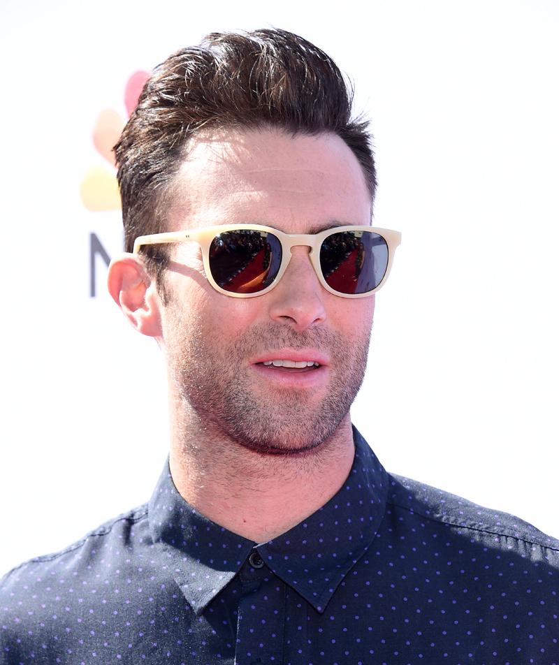 the voice feud miley cyrus and adam levine premiere